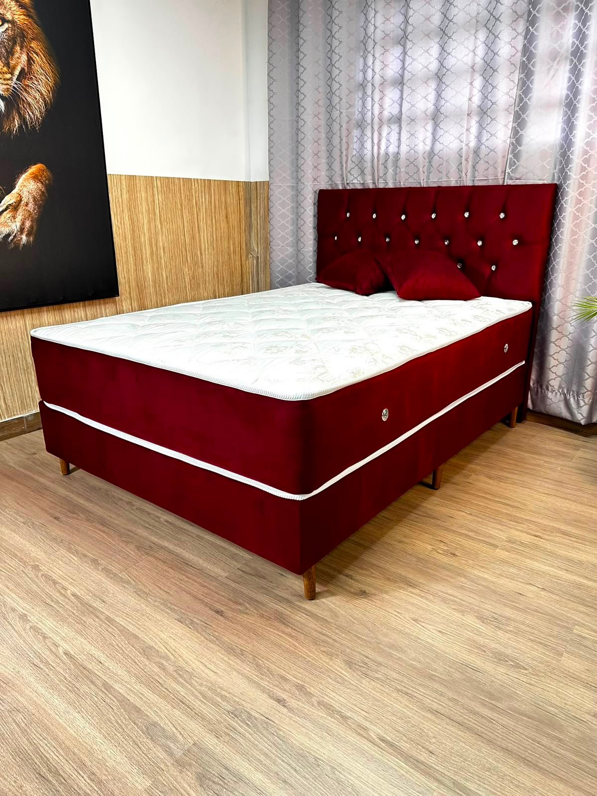 casal sem pillow top - vinho parede leao sem recamier