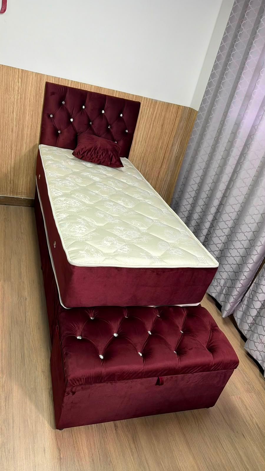 solteiro sem pillow top - vinho showroom com recamier